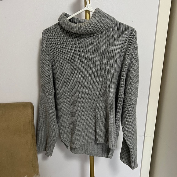 Abercrombie & Fitch Grey Turtleneck - Picture 2 of 2